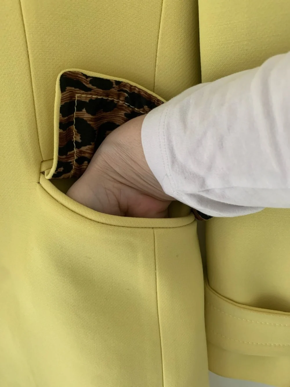 Dolce & Gabbana Lemon Yellow Long Trench Coat with Leopard Lining - Picture 11 of 16